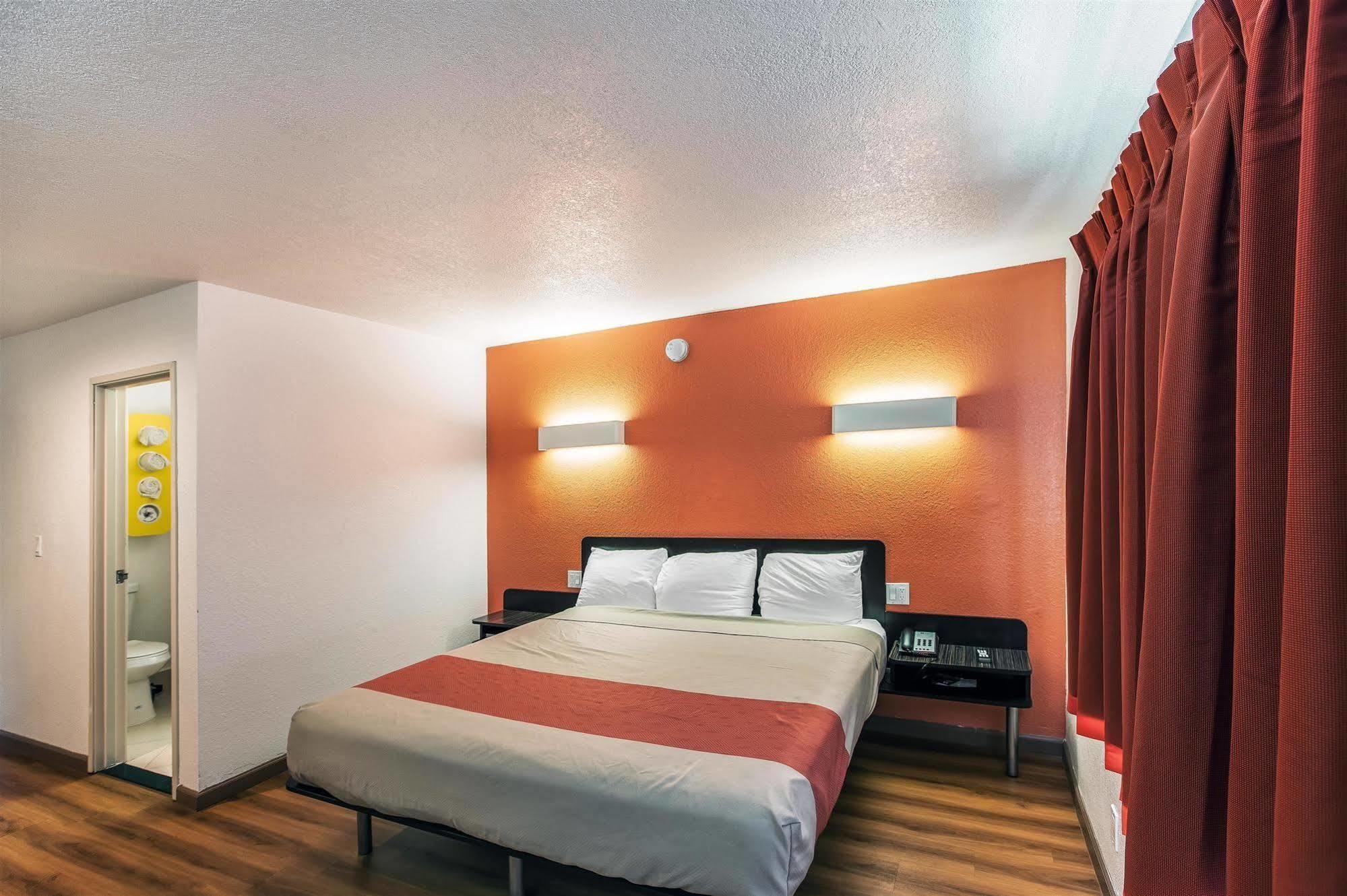 Motel 6-Dallas, Tx - South Exterior photo