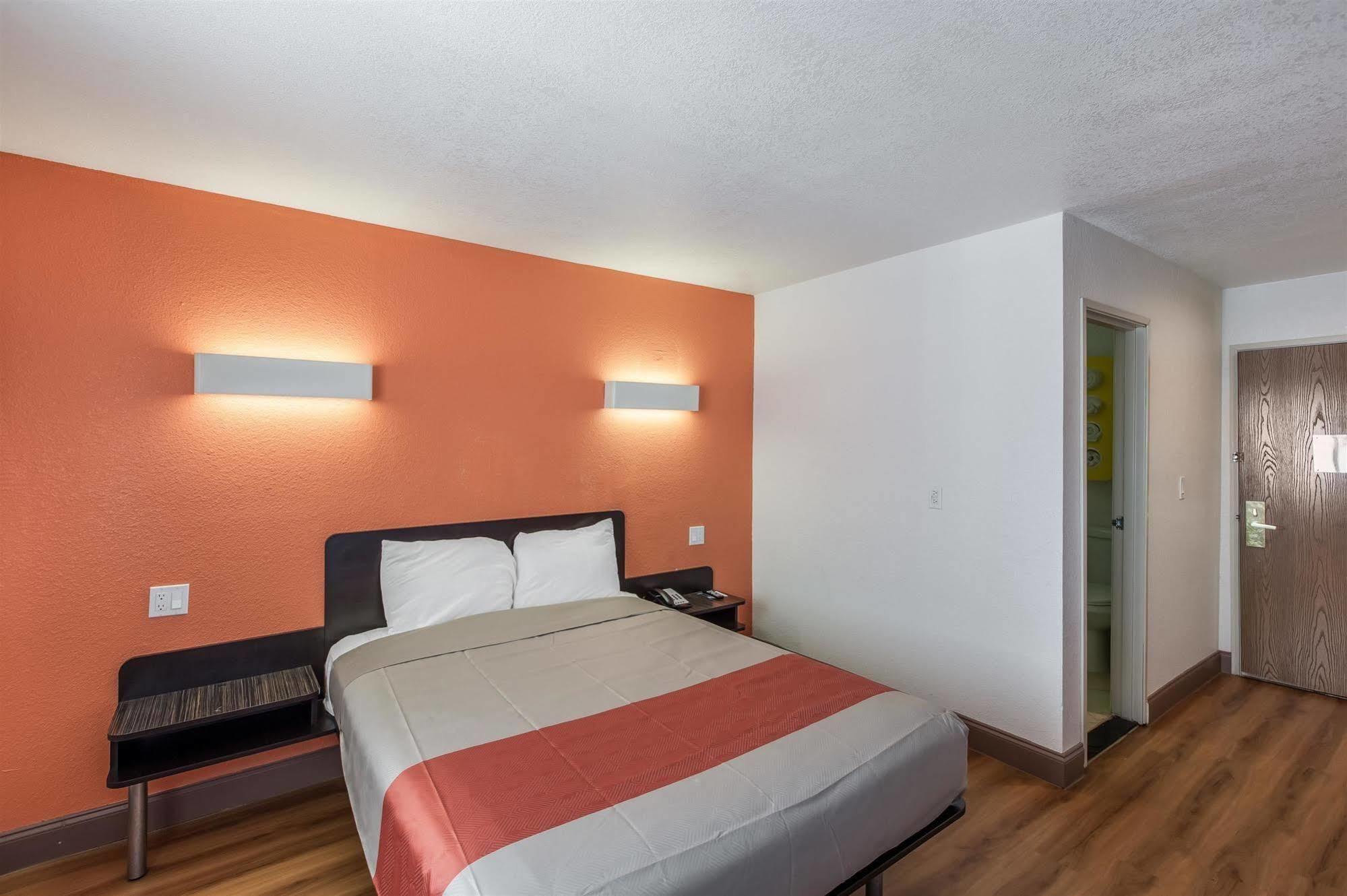 Motel 6-Dallas, Tx - South Exterior photo