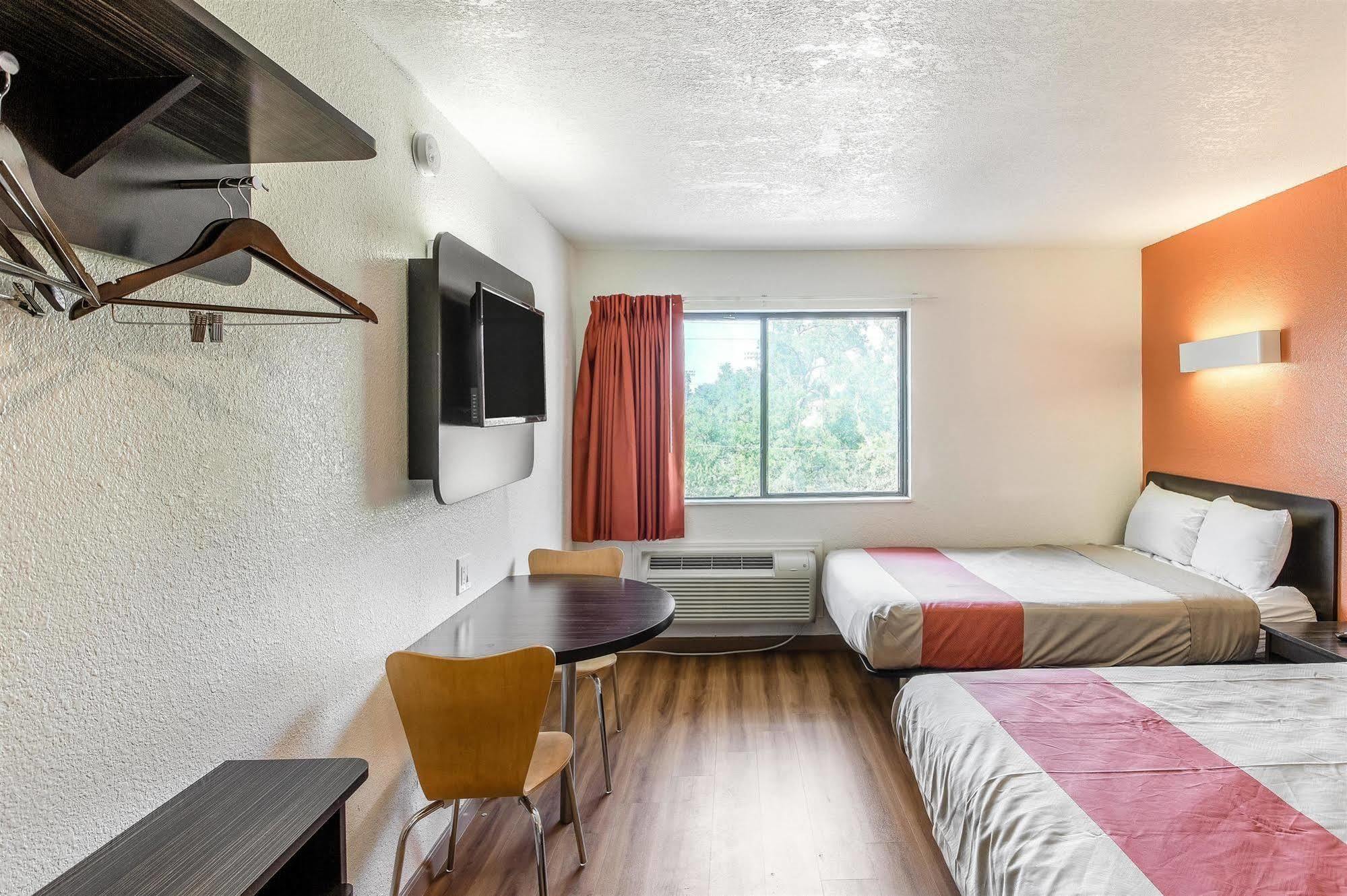 Motel 6-Dallas, Tx - South Exterior photo